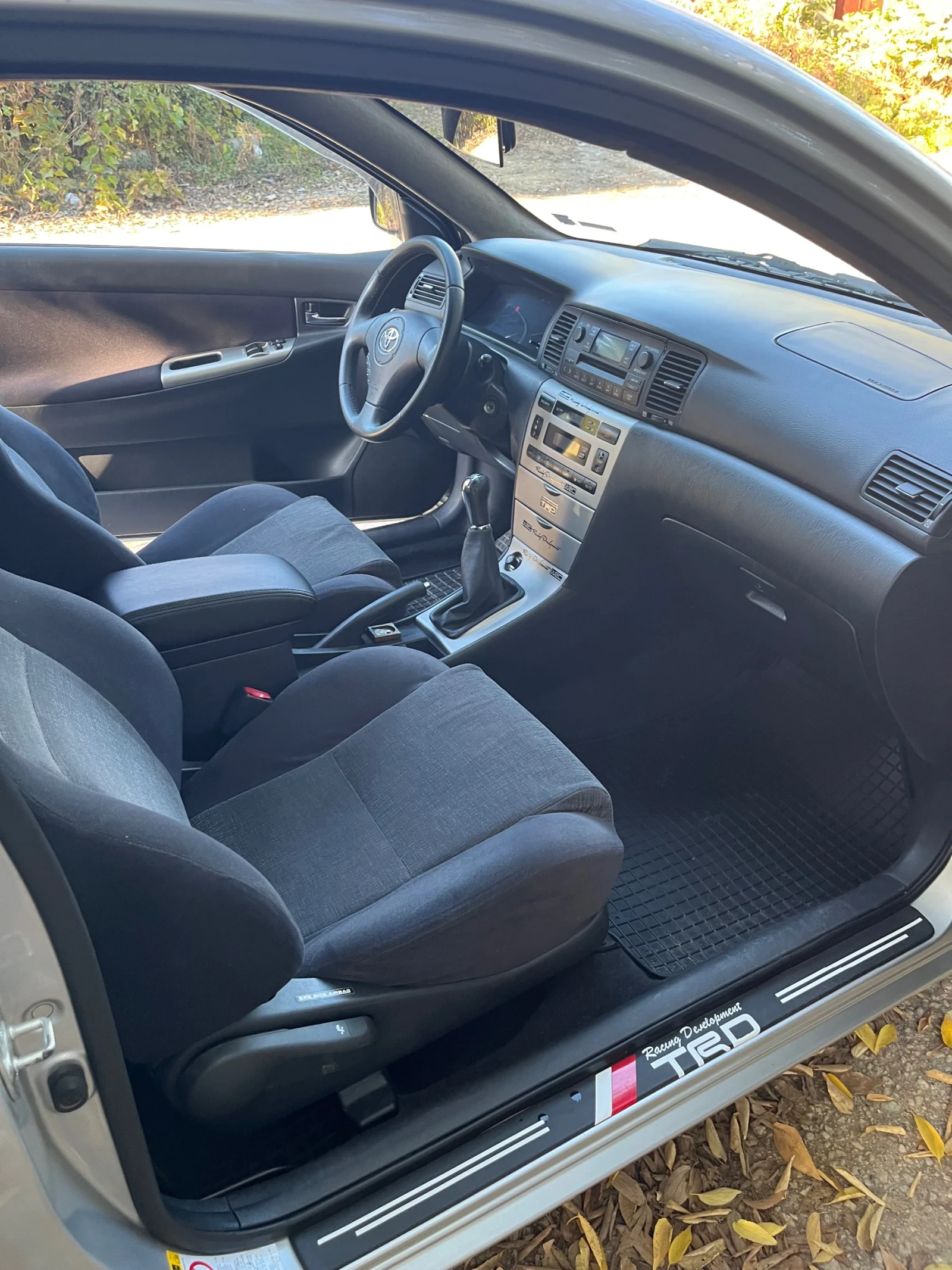 Toyota Corolla 1, 4 - изображение 7