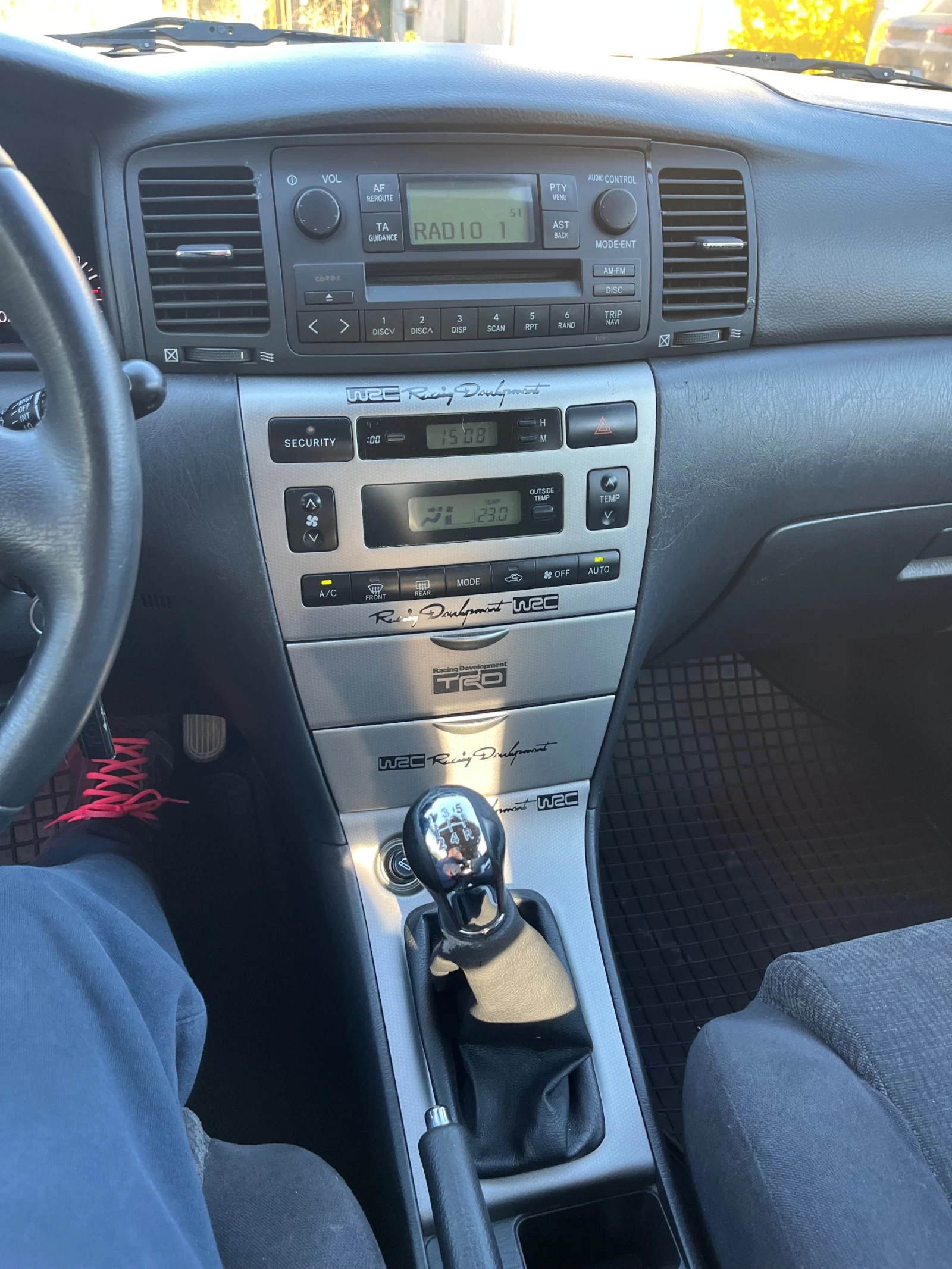 Toyota Corolla 1, 4 - изображение 4