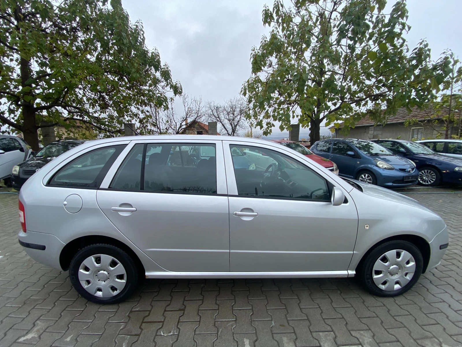 Skoda Fabia 1.4i 75к.с - изображение 6