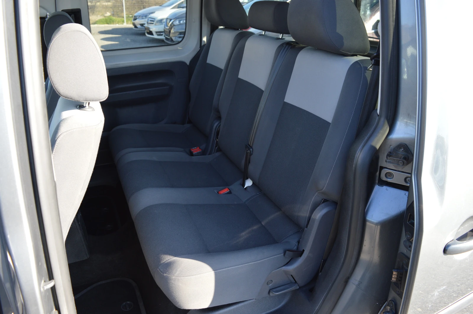 VW Caddy 2.0TDI-4Motion-4X4, снимка 11 - Автомобили и джипове - 53747118