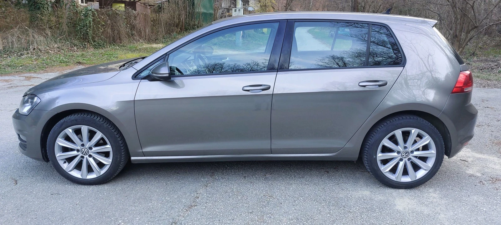 VW Golf 1.6 tdi , снимка 8 - Автомобили и джипове - 53988977