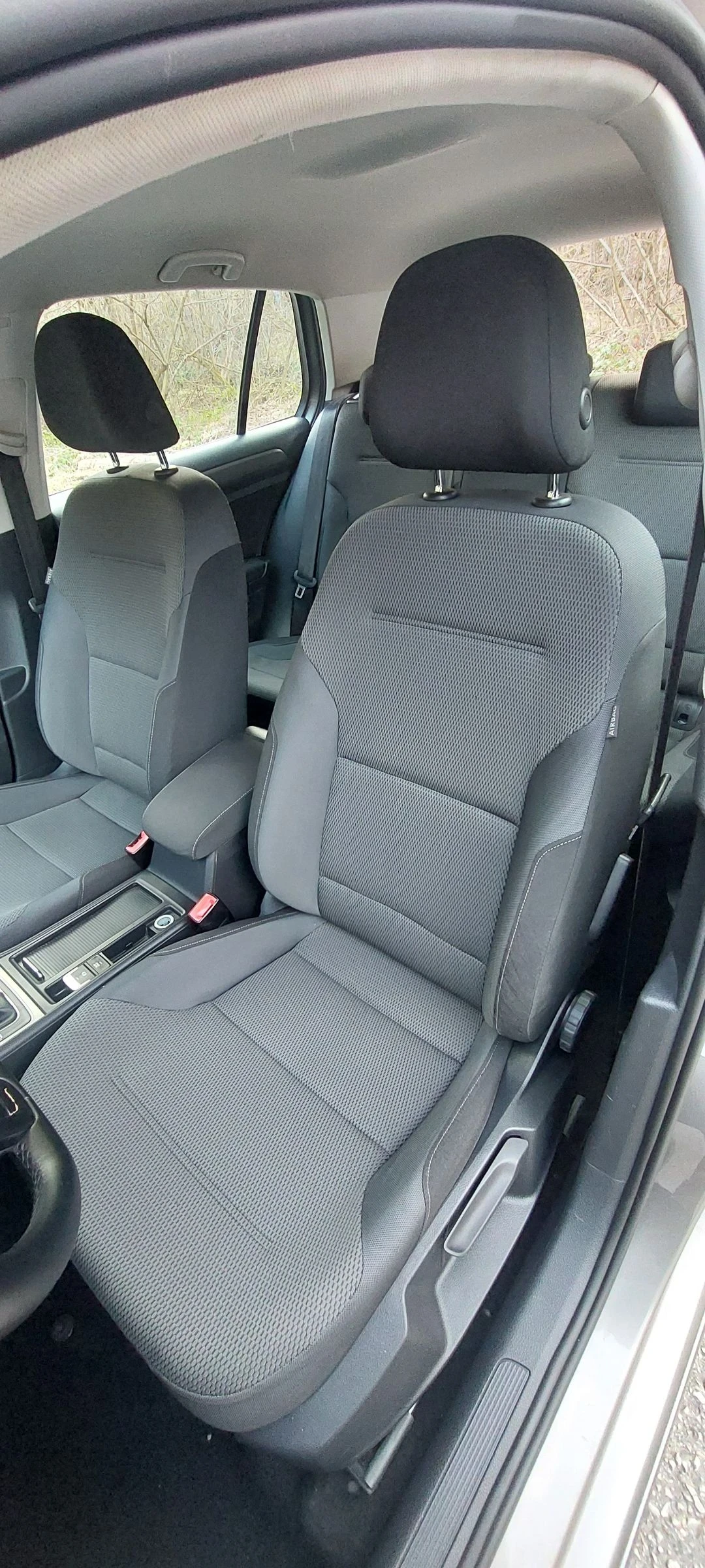 VW Golf 1.6 tdi , снимка 10 - Автомобили и джипове - 53988977