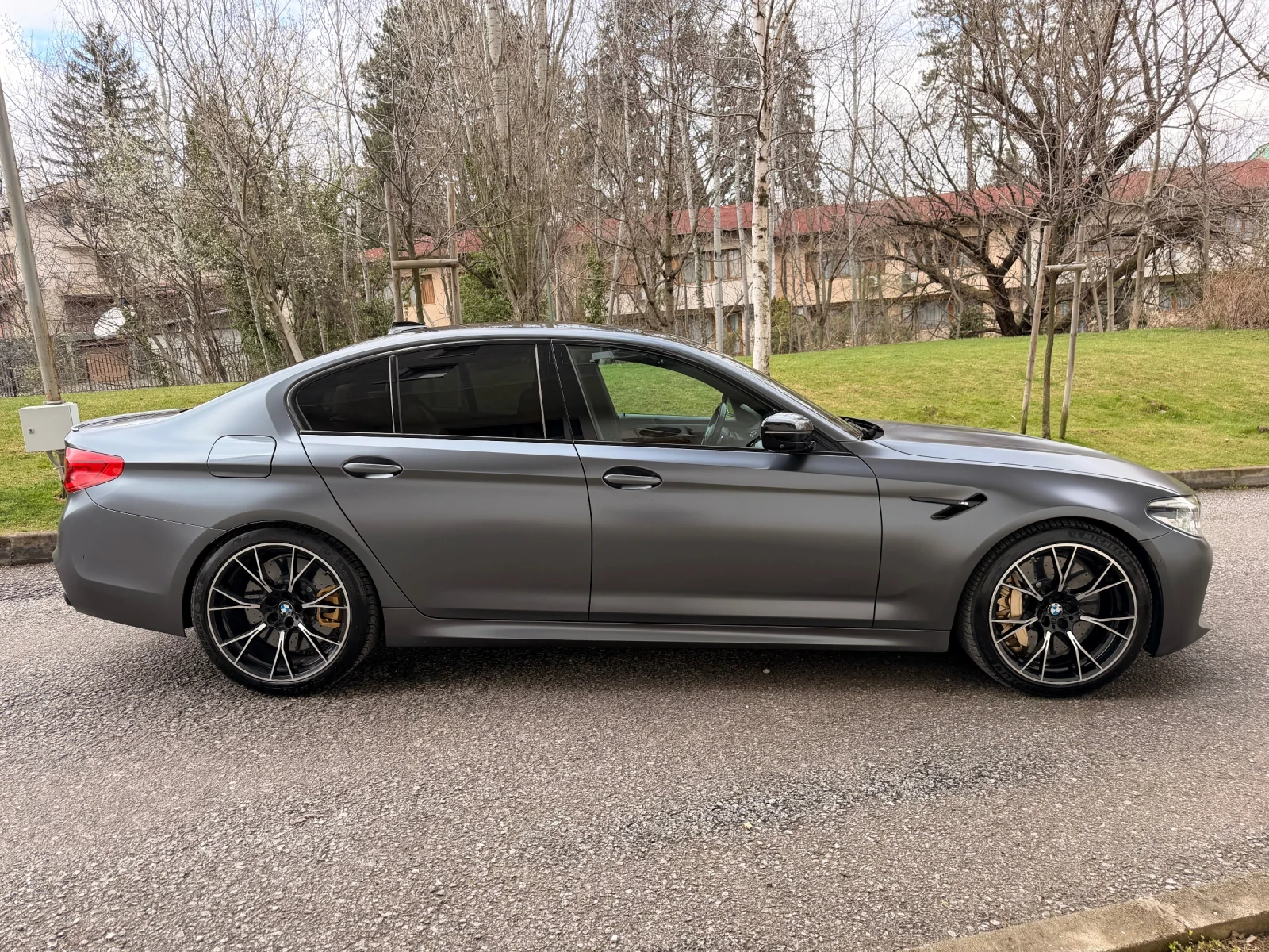 BMW M5 COMPETITION / CERAMIC BRAKES, снимка 8 - Автомобили и джипове - 54091311