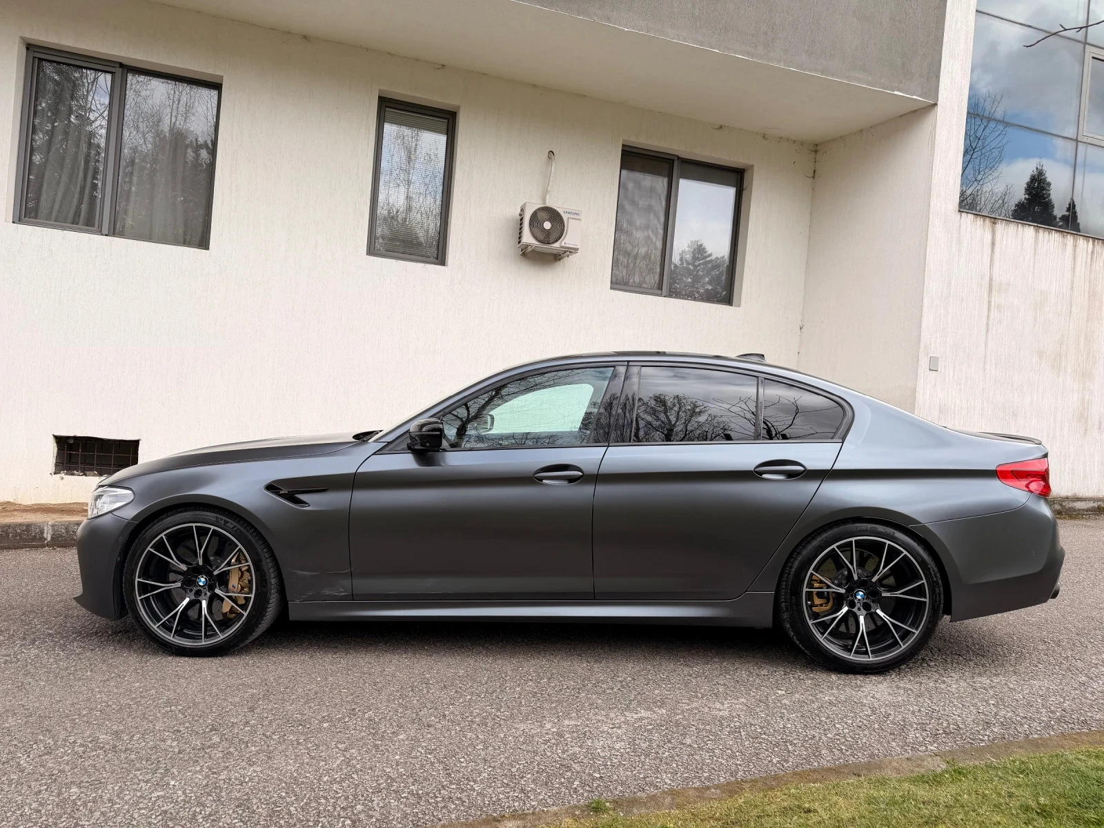 BMW M5 COMPETITION / CERAMIC BRAKES, снимка 4 - Автомобили и джипове - 54091311