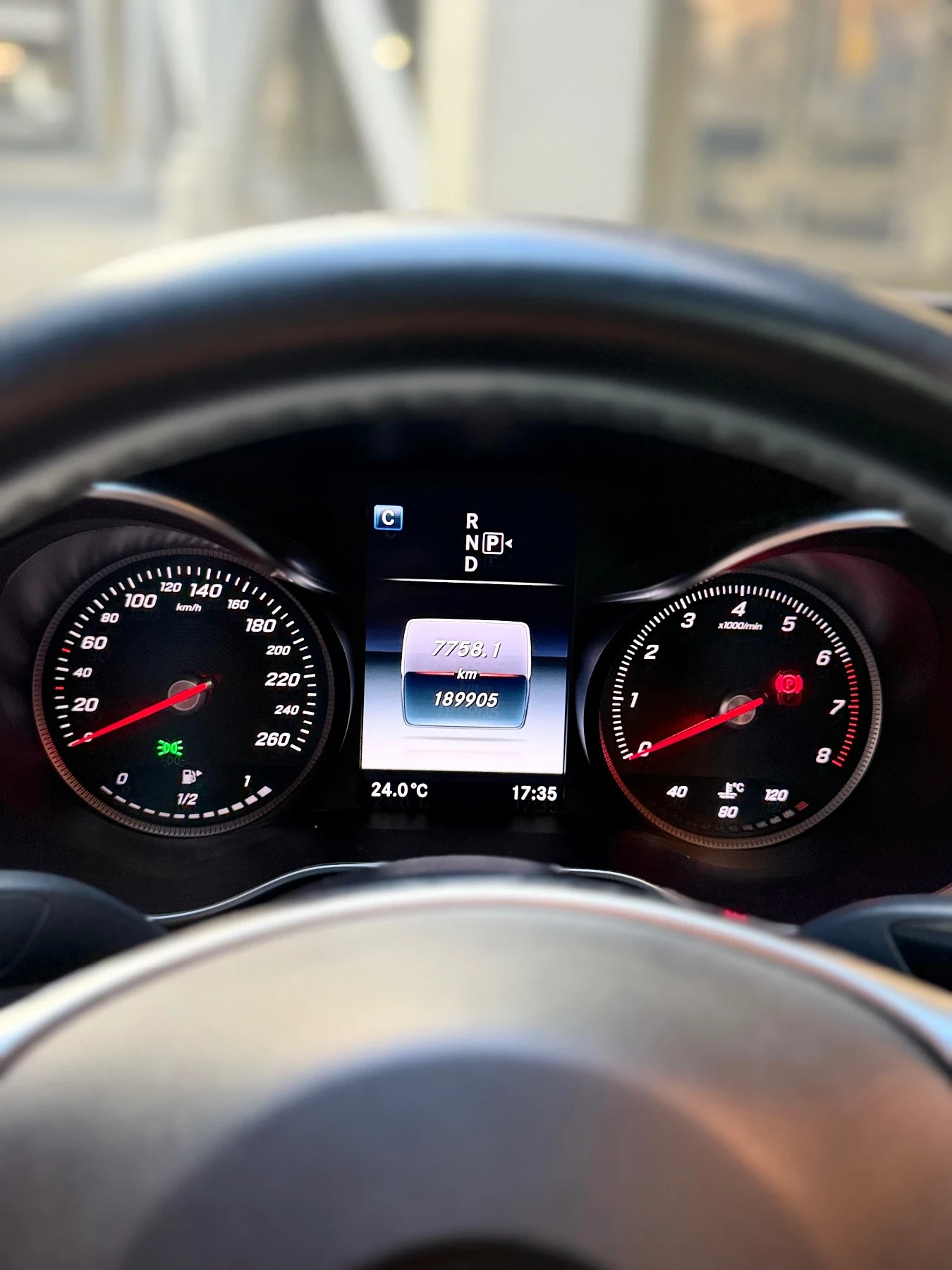Mercedes-Benz C 300, снимка 13 - Автомобили и джипове - 54180386