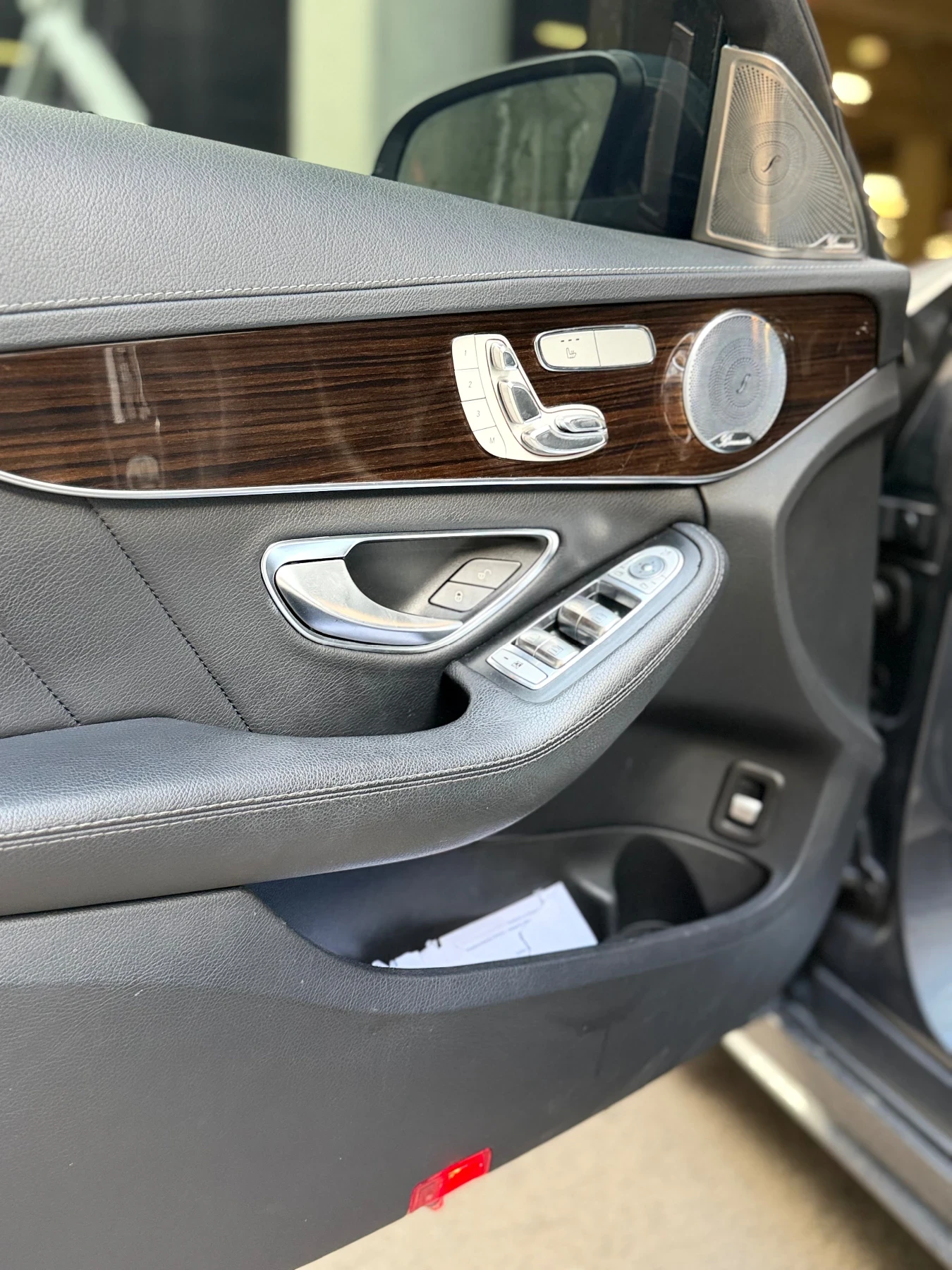 Mercedes-Benz C 300, снимка 9 - Автомобили и джипове - 54180386