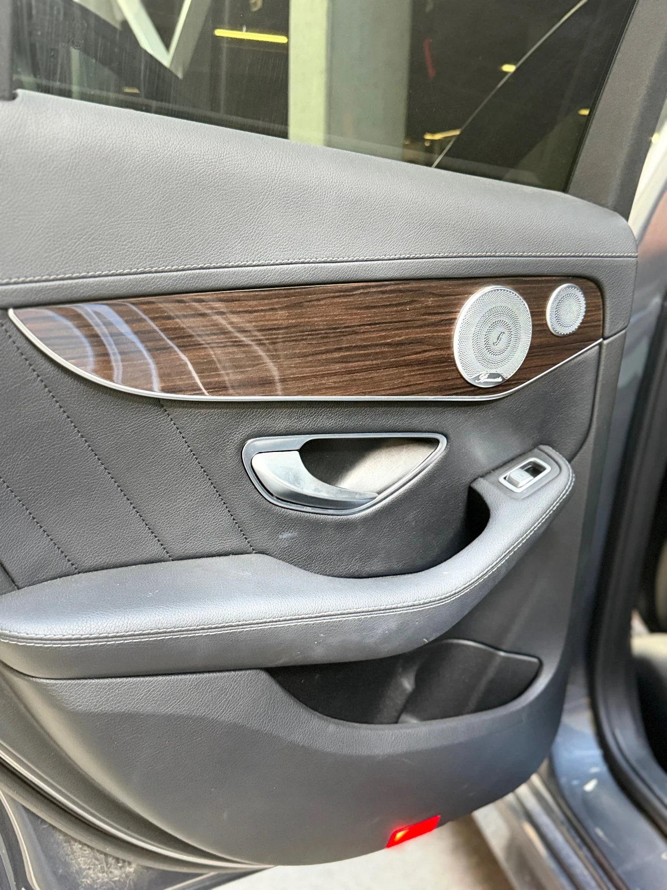 Mercedes-Benz C 300, снимка 12 - Автомобили и джипове - 54180386