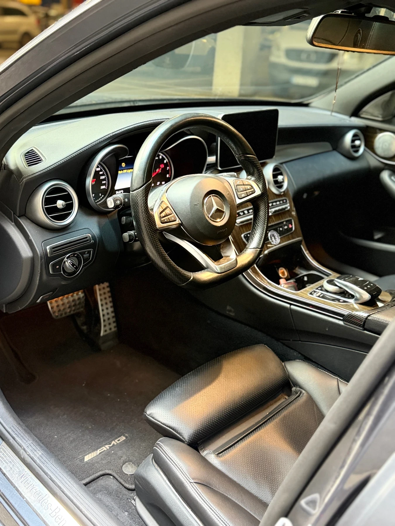 Mercedes-Benz C 300, снимка 7 - Автомобили и джипове - 54180386