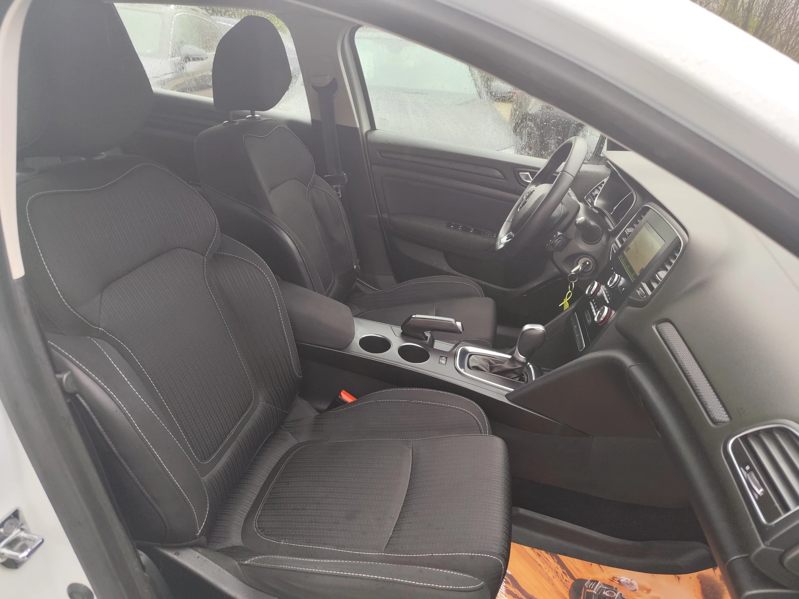 Renault Megane 1.5DCi* NAVI* LED* EURO6B* , снимка 10 - Автомобили и джипове - 54266401
