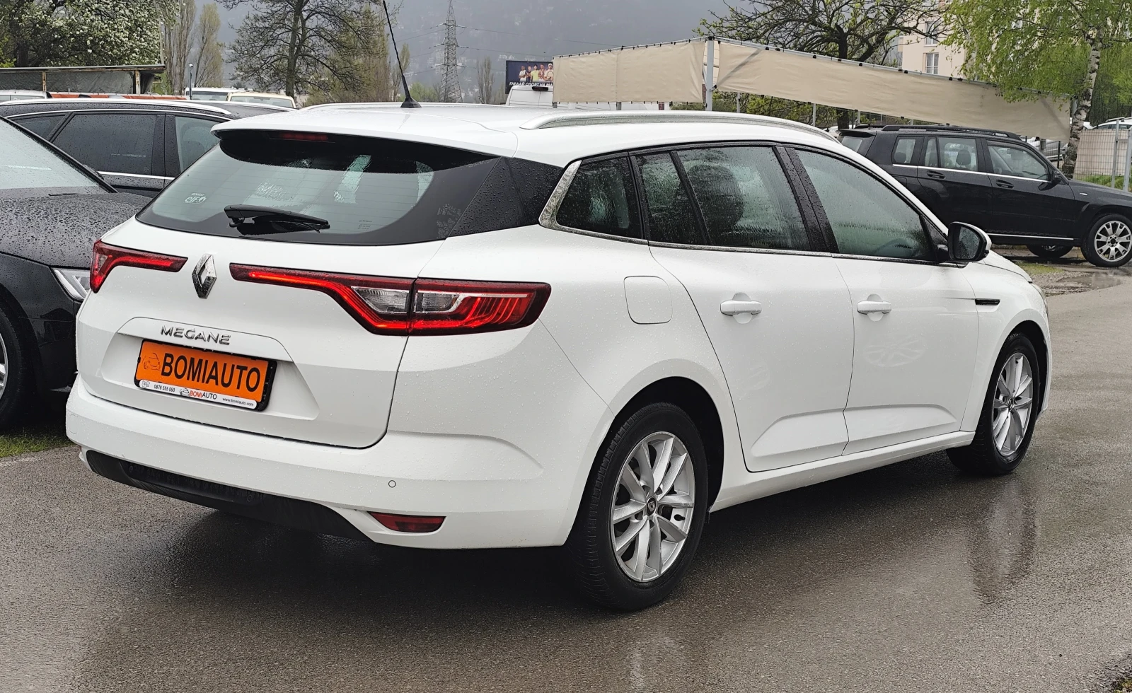 Renault Megane 1.5DCi* NAVI* LED* EURO6B* , снимка 4 - Автомобили и джипове - 54266401