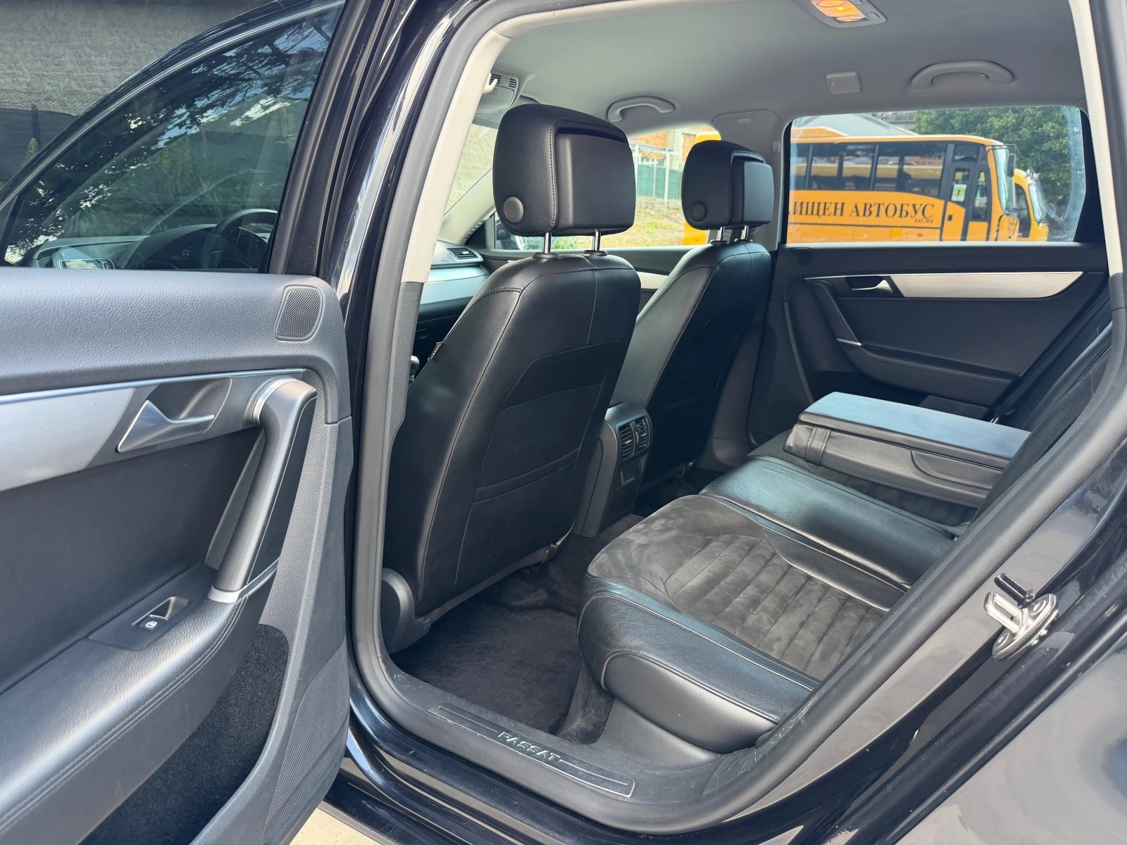 VW Passat 2.0 TDI Highline 170кс-229000КМ-DISTR-СЕРВ. ИСТ., снимка 10 - Автомобили и джипове - 54962912