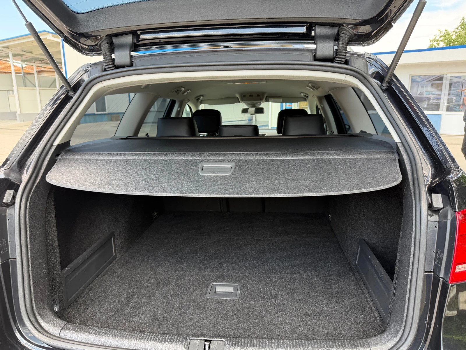 VW Passat 2.0 TDI Highline 170кс-229000КМ-DISTR-СЕРВ. ИСТ., снимка 13 - Автомобили и джипове - 54962912