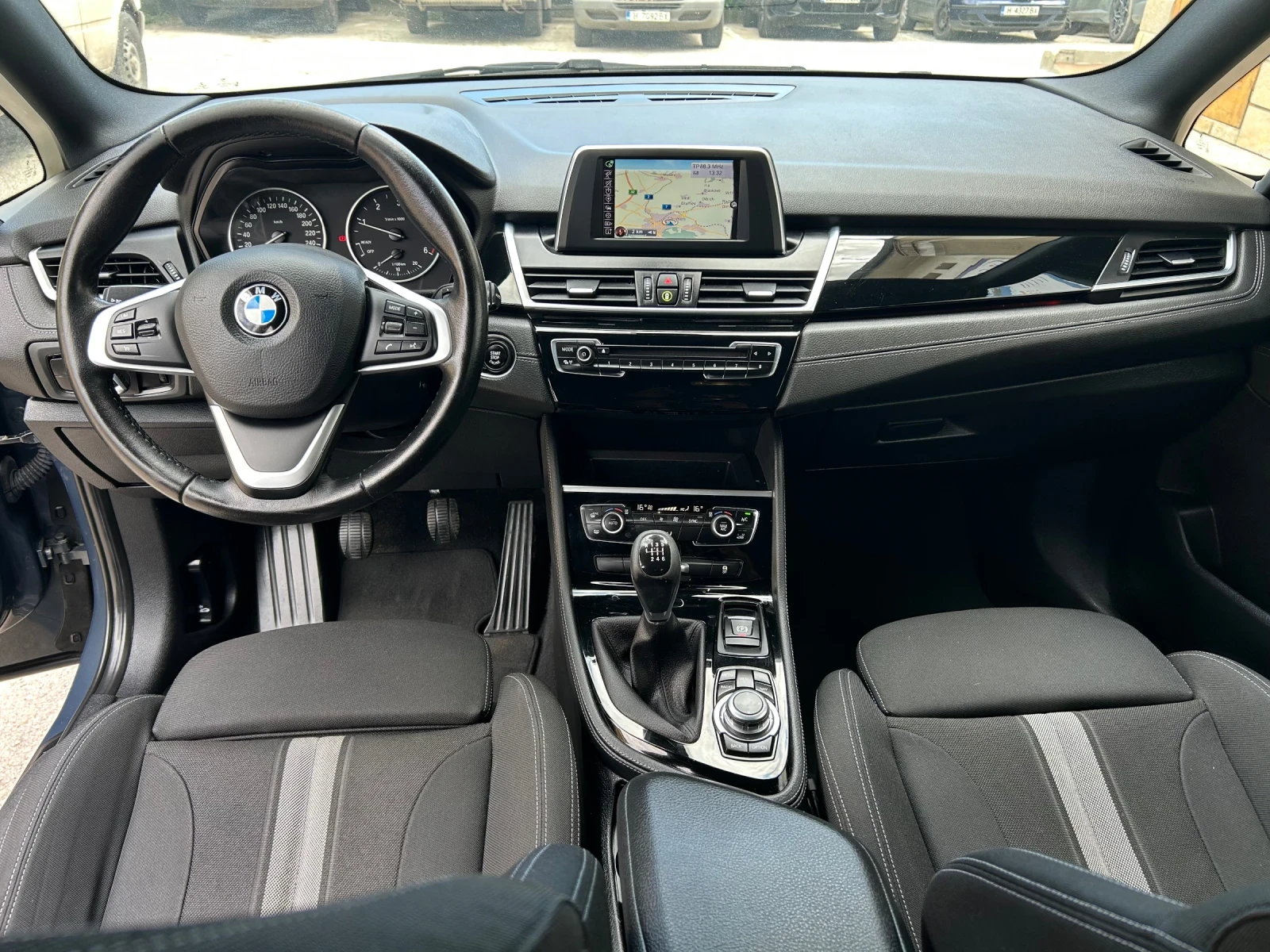 BMW 218 2.0d 150k.c. FULL LED, снимка 9 - Автомобили и джипове - 55192234
