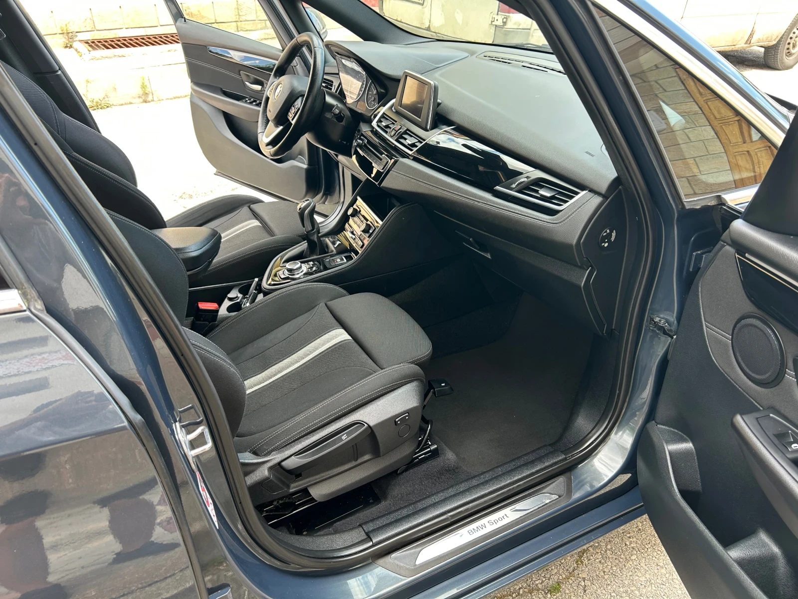 BMW 218 2.0d 150k.c. FULL LED, снимка 10 - Автомобили и джипове - 55192234