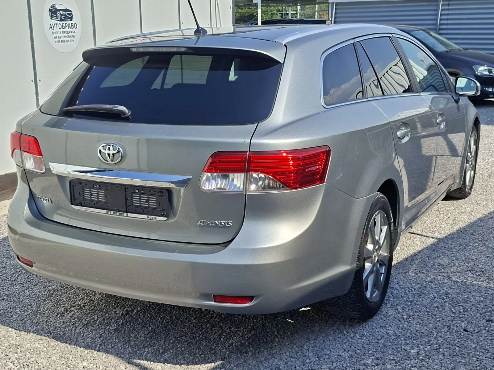 Toyota Avensis 2.0D4D-NAVI-КОЖЕН САЛОН, снимка 6 - Автомобили и джипове - 55597307