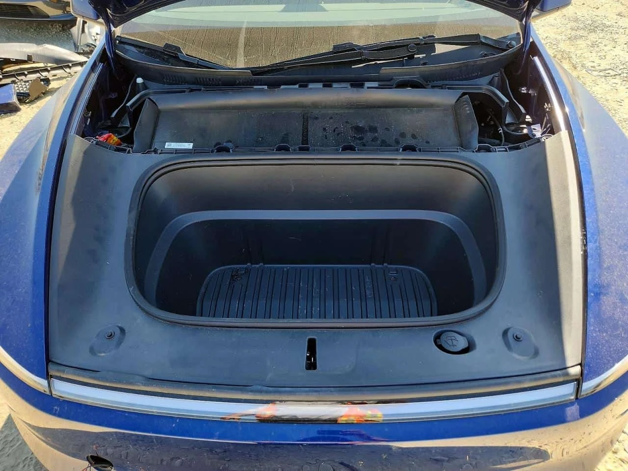 Tesla Model Y Long Range / Carfax / Застраховател , снимка 11 - Автомобили и джипове - 56168967
