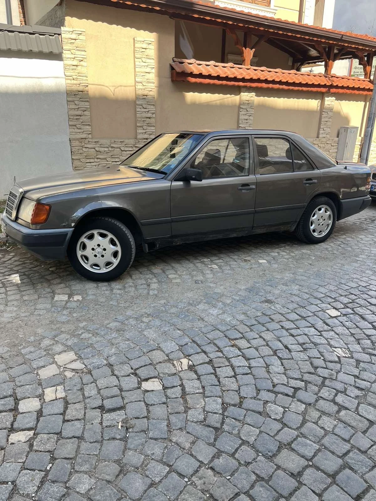 Mercedes-Benz 124, снимка 5 - Автомобили и джипове - 56245697