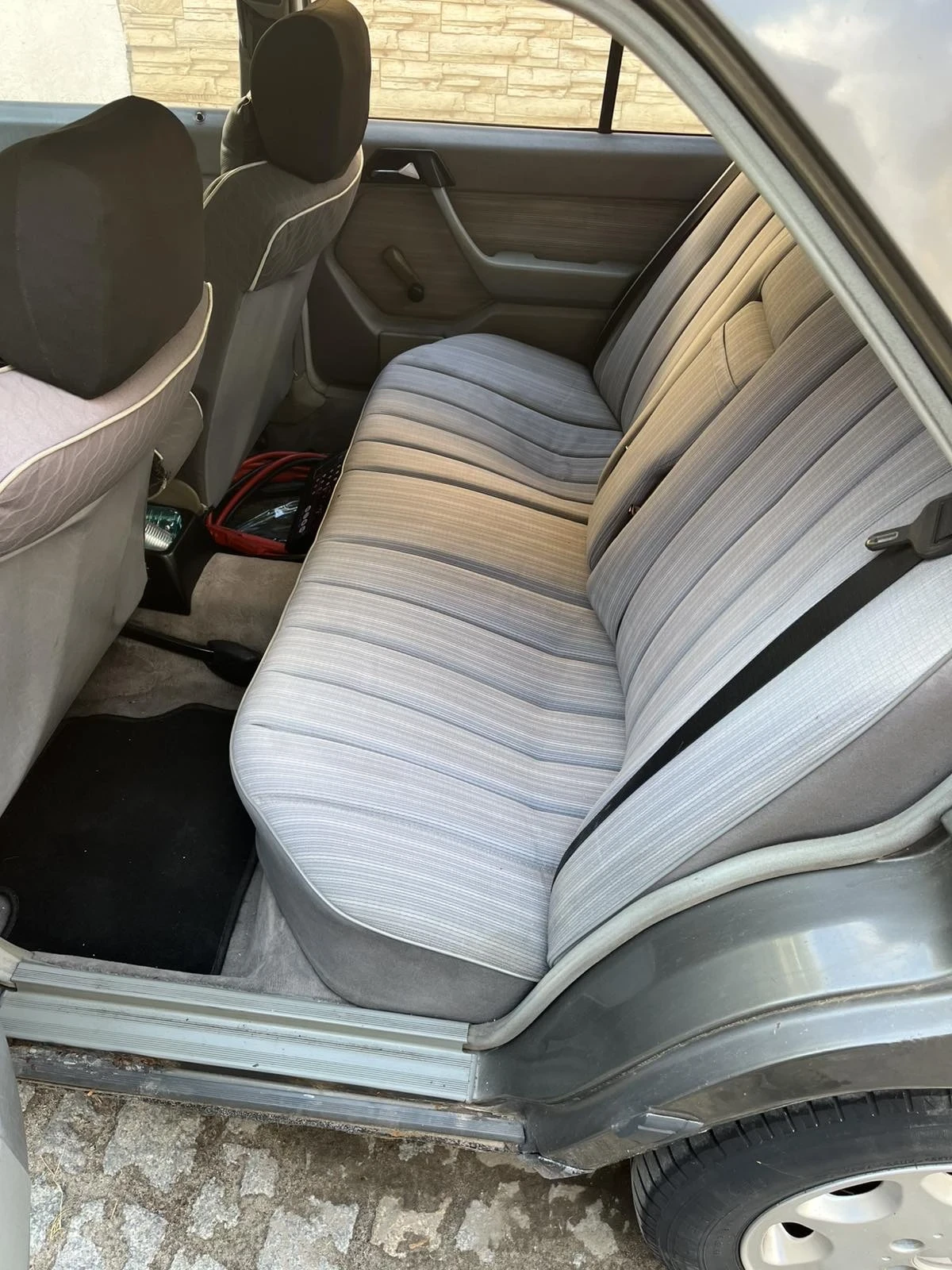 Mercedes-Benz 124, снимка 9 - Автомобили и джипове - 56245697