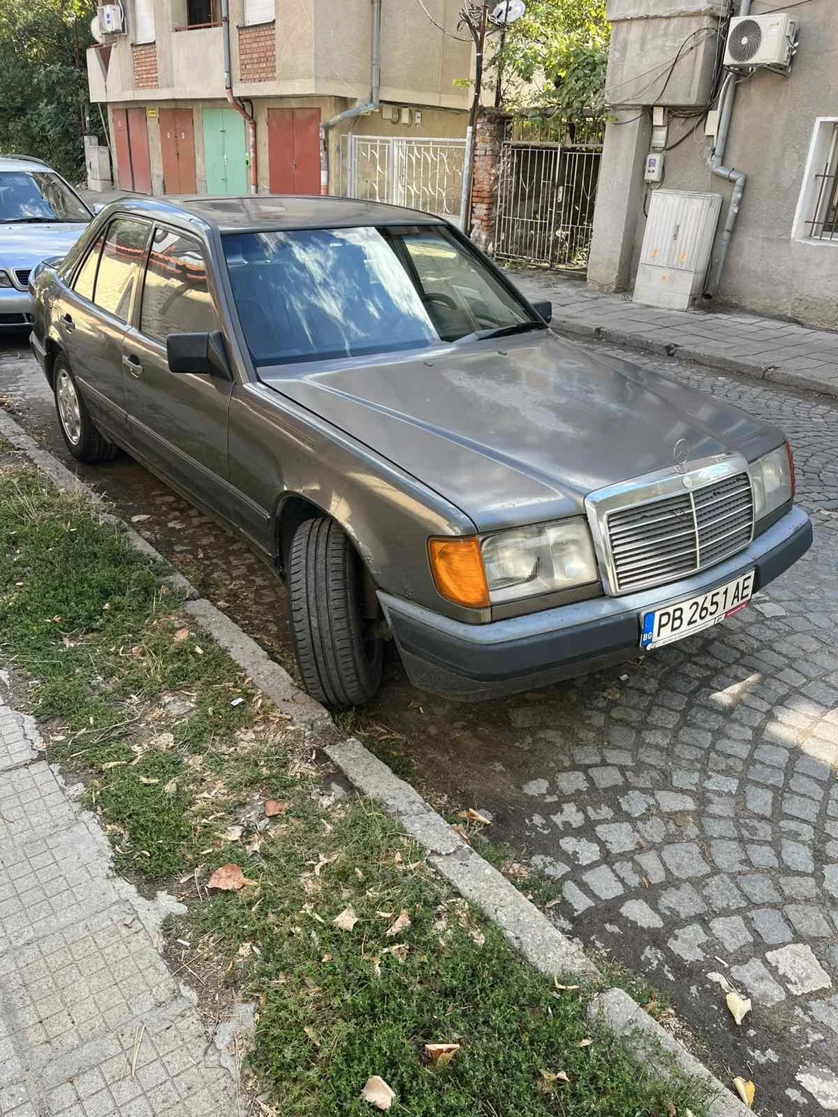 Mercedes-Benz 124, снимка 2 - Автомобили и джипове - 56245697