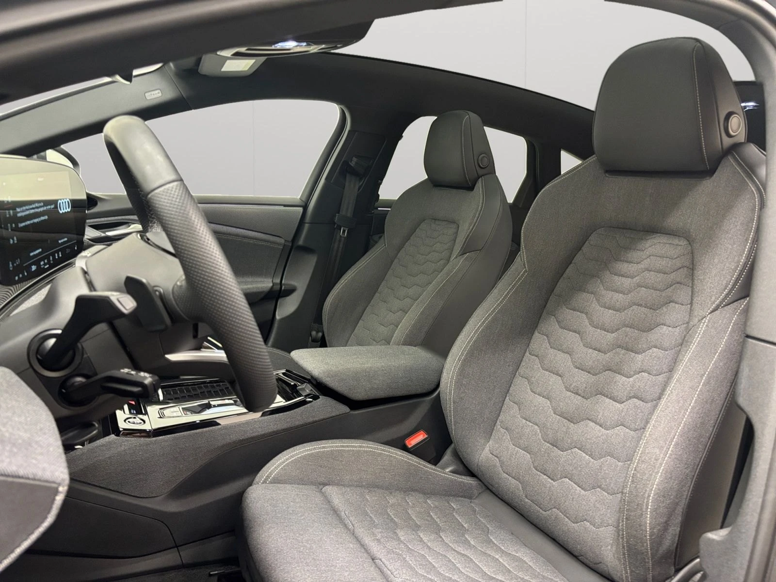 Audi A6 e-tron Corporate S-Line 83 kWh Pano 360Cam LED, снимка 8 - Автомобили и джипове - 56257191