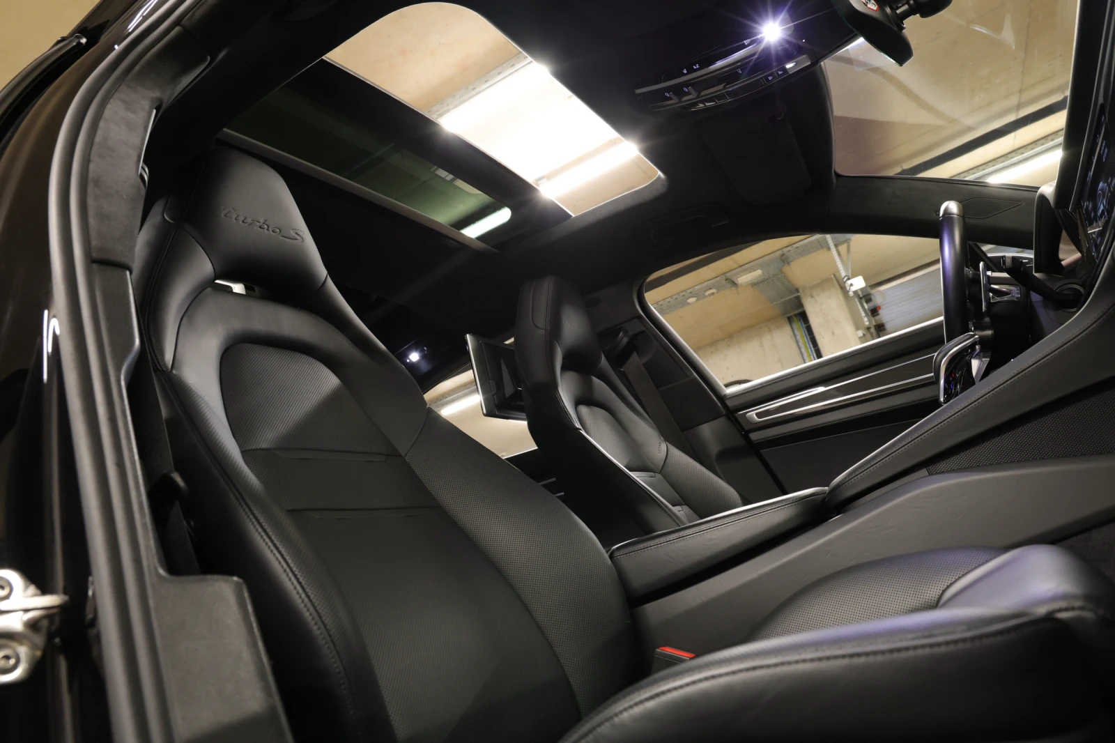 Porsche Panamera Turbo S E-Hybrid, снимка 14 - Автомобили и джипове - 56390621