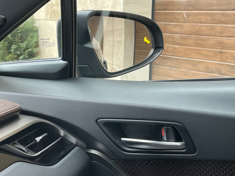 Toyota C-HR 1.8Hybrid e-CVT Classy- в Гаранция, снимка 16 - Автомобили и джипове - 53213567