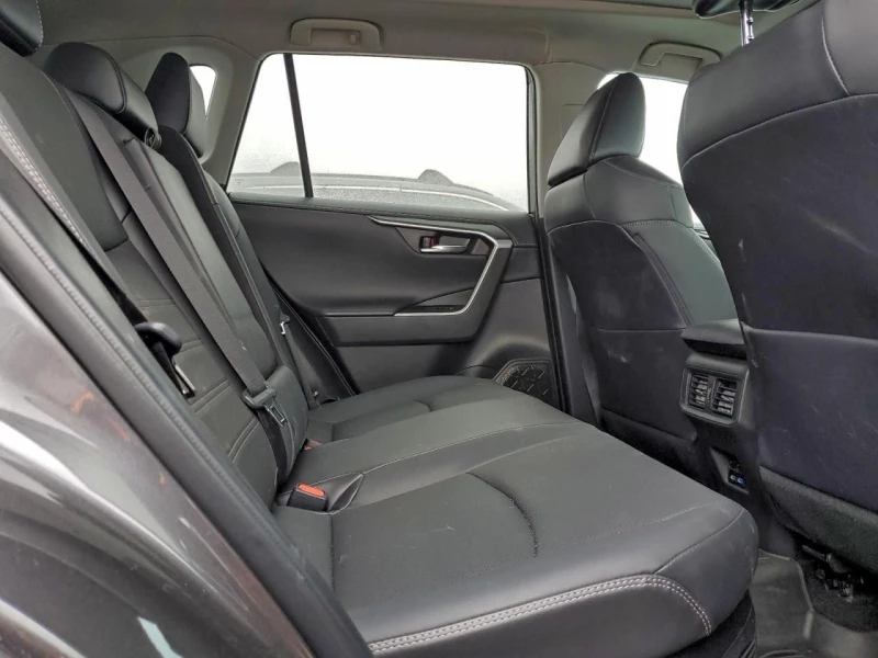 Toyota Rav4, снимка 11 - Автомобили и джипове - 53231190