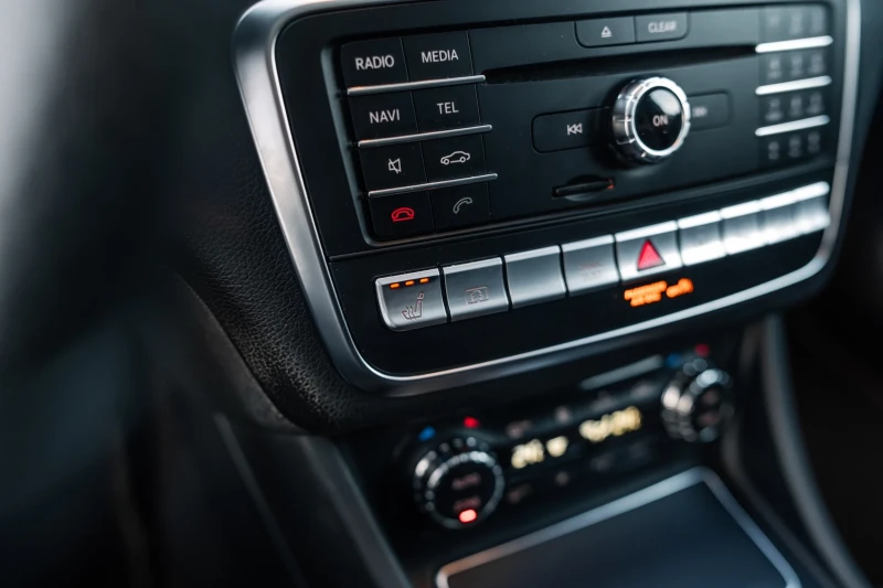 Mercedes-Benz GLA 250, снимка 6 - Автомобили и джипове - 53304323