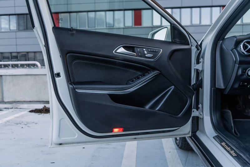 Mercedes-Benz GLA 250, снимка 17 - Автомобили и джипове - 53304323