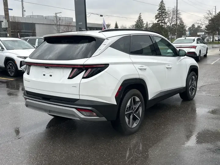 Hyundai Tucson, снимка 8 - Автомобили и джипове - 54651331