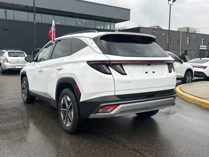 Hyundai Tucson, снимка 4 - Автомобили и джипове - 54651331