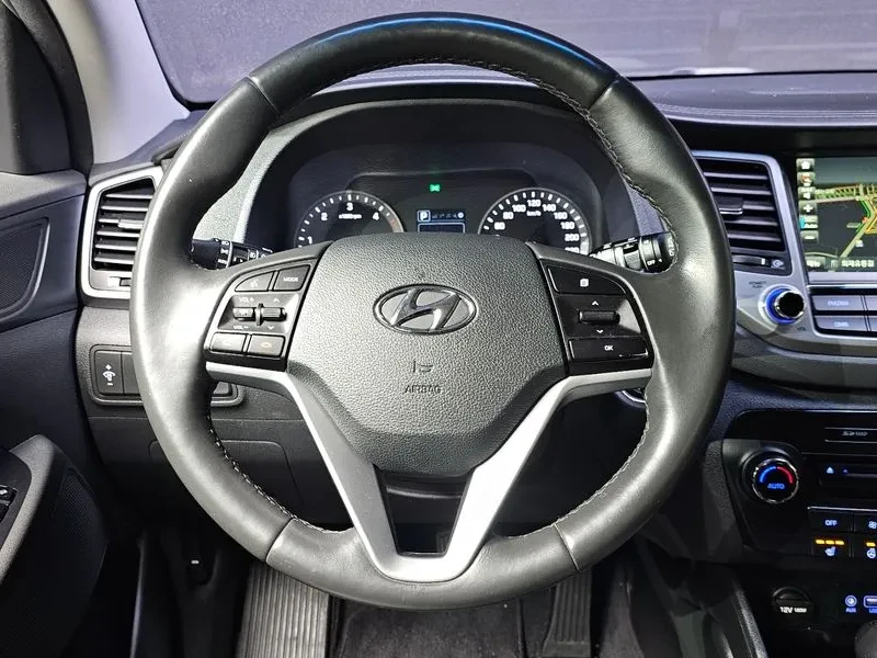 Hyundai Tucson 2.0 - САМО 30% АВАНС, снимка 13 - Автомобили и джипове - 56065933