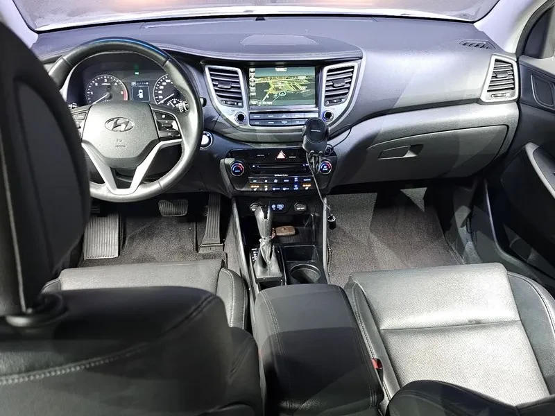 Hyundai Tucson 2.0 - САМО 30% АВАНС, снимка 7 - Автомобили и джипове - 56065933