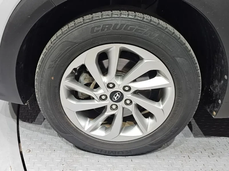 Hyundai Tucson 2.0 - САМО 30% АВАНС, снимка 5 - Автомобили и джипове - 56065933