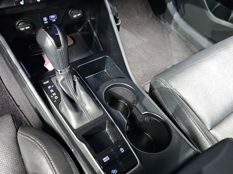 Hyundai Tucson 2.0 - САМО 30% АВАНС, снимка 9 - Автомобили и джипове - 56065933