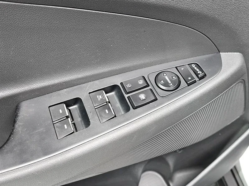 Hyundai Tucson 2.0 - САМО 30% АВАНС, снимка 12 - Автомобили и джипове - 56065933