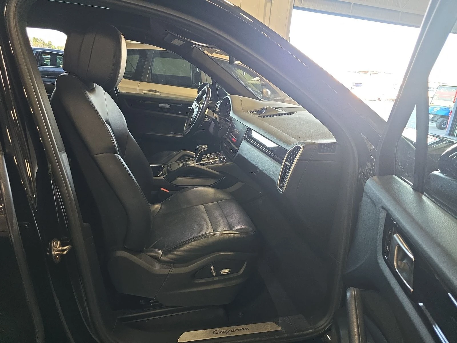 Porsche Cayenne 3.0Т AWD FACELIFT * PANO * NAVI * SPORT CHRONO PKG - изображение 8