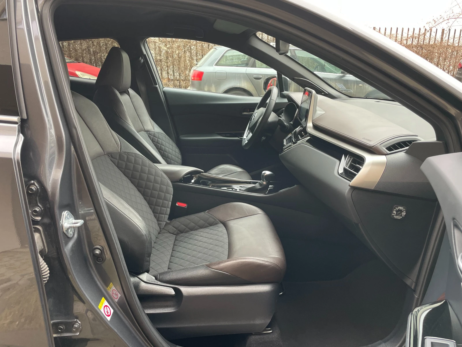 Toyota C-HR 1.8Hybrid e-CVT Classy- � �������� | Mobile.bg � ����������� 14
