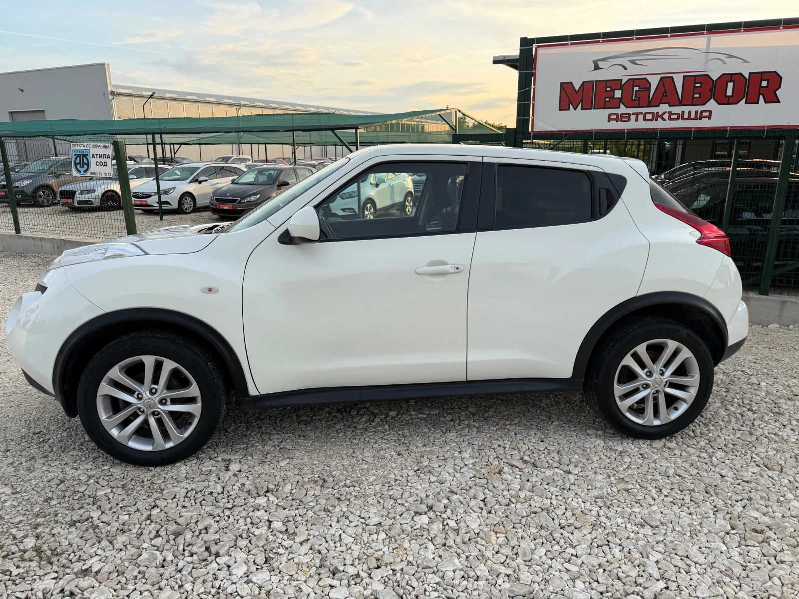 Nissan Juke 1.6i 16v/117p.s-Benzin/Euro 5, снимка 7 - Автомобили и джипове - 54696283