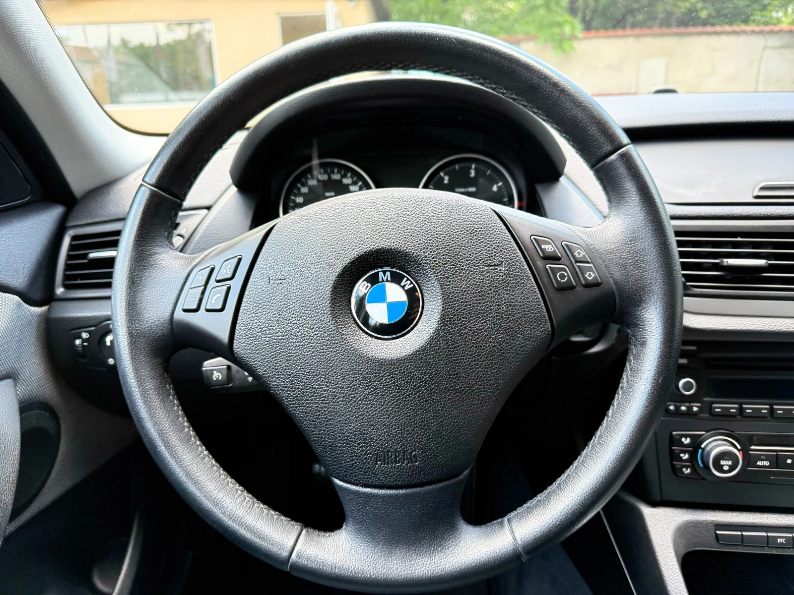 BMW X1 xDrivve 18d - 143к.с. - ОТЛИЧНО СЪСТОНИЕ!, снимка 12 - Автомобили и джипове - 54807977