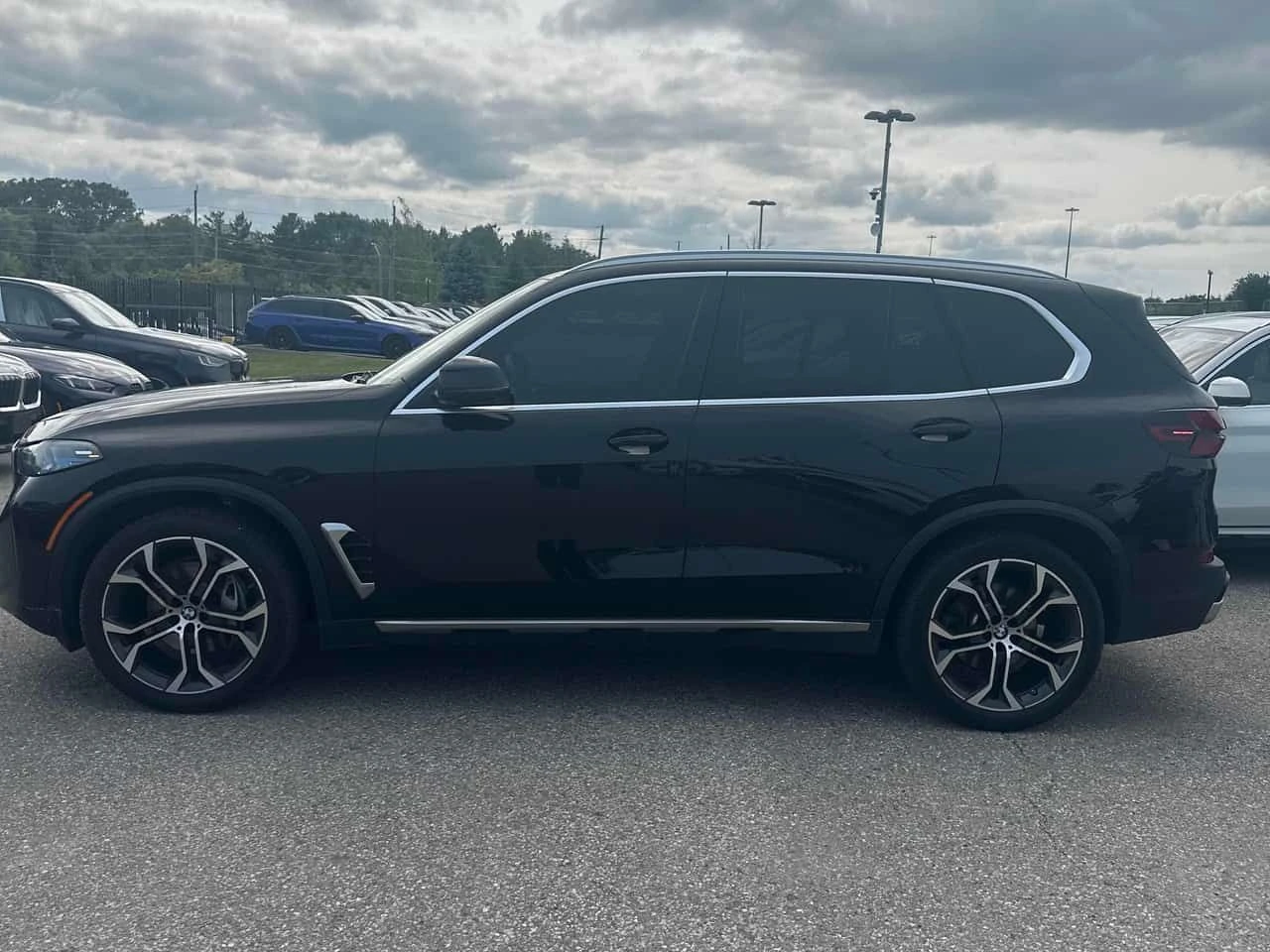 BMW X5 * xDrive40i * ДИСТРОНИК * ОБДУХВАНЕ * ЛАЗЕРИ, снимка 2 - Автомобили и джипове - 55451545