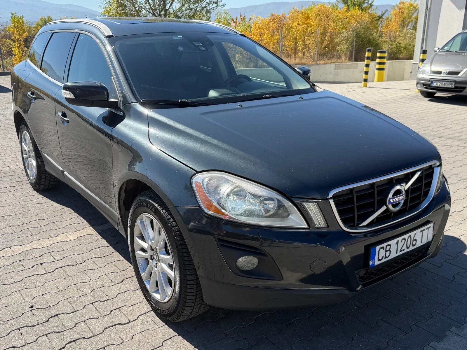 Volvo XC60 AWD T6 286 hp Газов Инжекцион