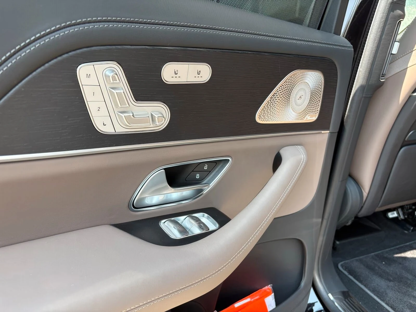 Mercedes-Benz GLS 600 MAYBACH TWO-TONE FIRST-CLASS E-ACTIVE-BODY MANUFAK, снимка 16 - Автомобили и джипове - 56414768
