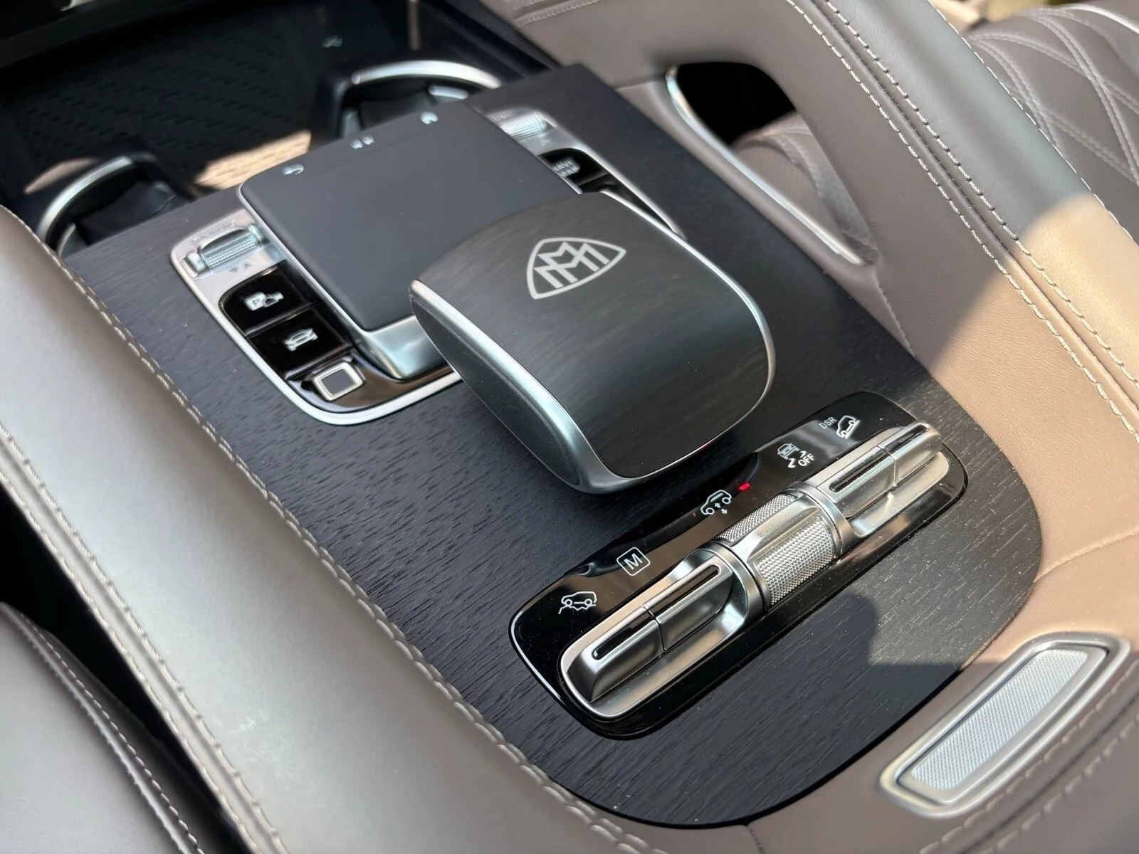 Mercedes-Benz GLS 600 MAYBACH TWO-TONE FIRST-CLASS E-ACTIVE-BODY MANUFAK, снимка 7 - Автомобили и джипове - 56414768