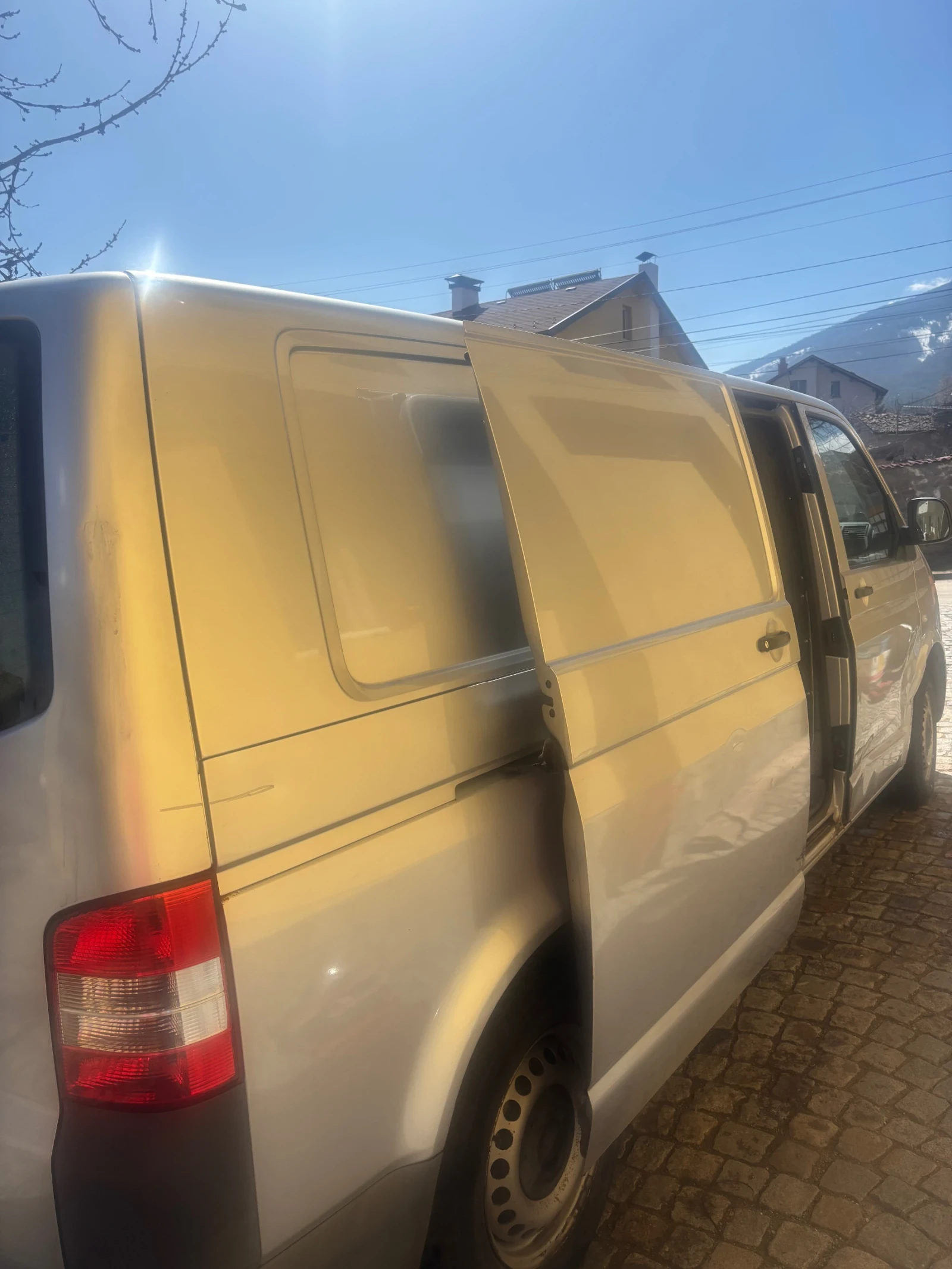 VW T5, снимка 5 - Бусове и автобуси - 53937524