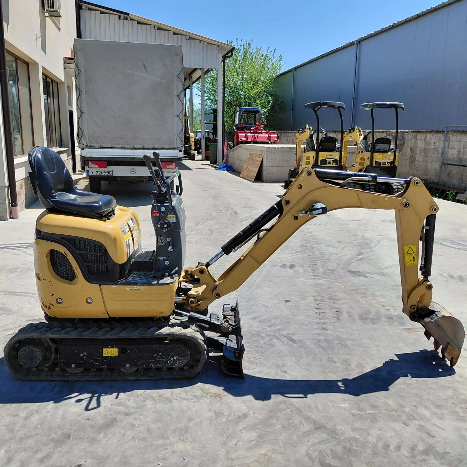 Багер Cat 008CR *  САМО НА 300 мч, КАТО НОВ * , снимка 7 - Индустриална техника - 52818424