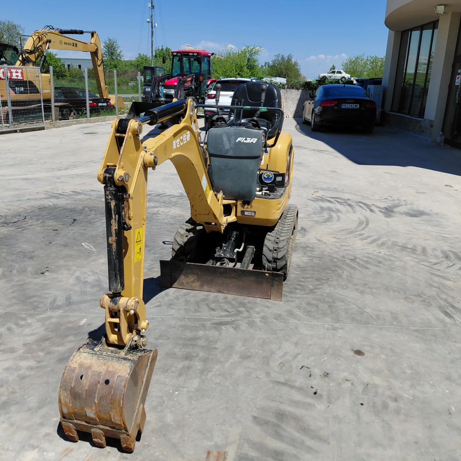 Багер Cat 008CR *  САМО НА 300 мч, КАТО НОВ * , снимка 9 - Индустриална техника - 52818424