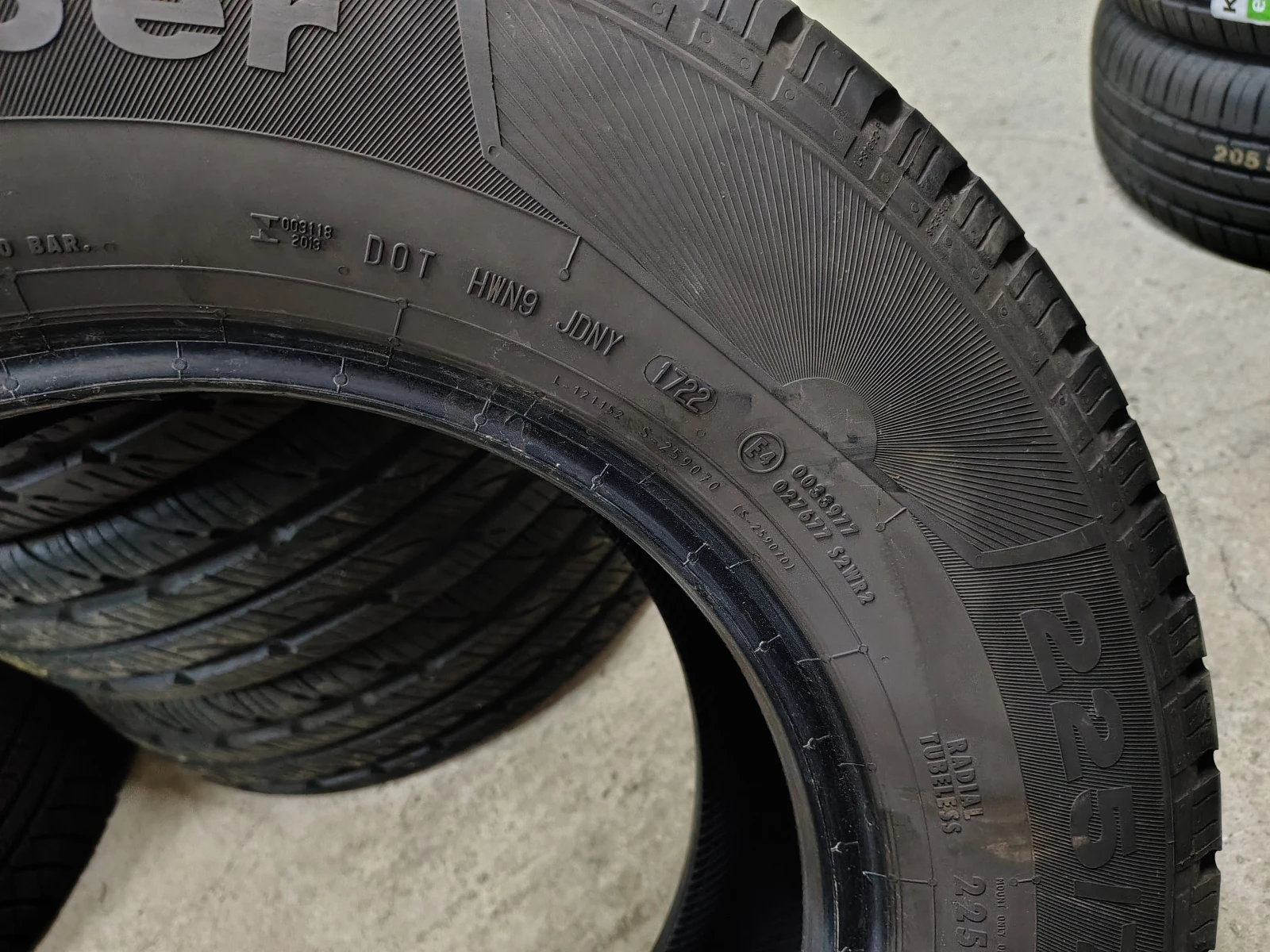 Гуми Летни 225/75R16, снимка 8 - Гуми и джанти - 53725490