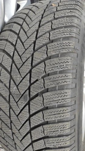 Гуми с джанти Bridgestone 235/55R18, снимка 4 - Гуми и джанти - 52606237