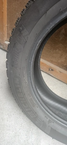 Гуми Зимни 205/55R16, снимка 4 - Гуми и джанти - 53167746